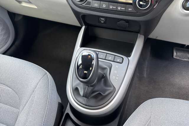 Hyundai i10 1.0 MPi Premium 5dr Auto 