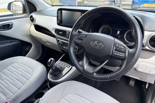 Hyundai i10 1.0 MPi Premium 5dr Auto 