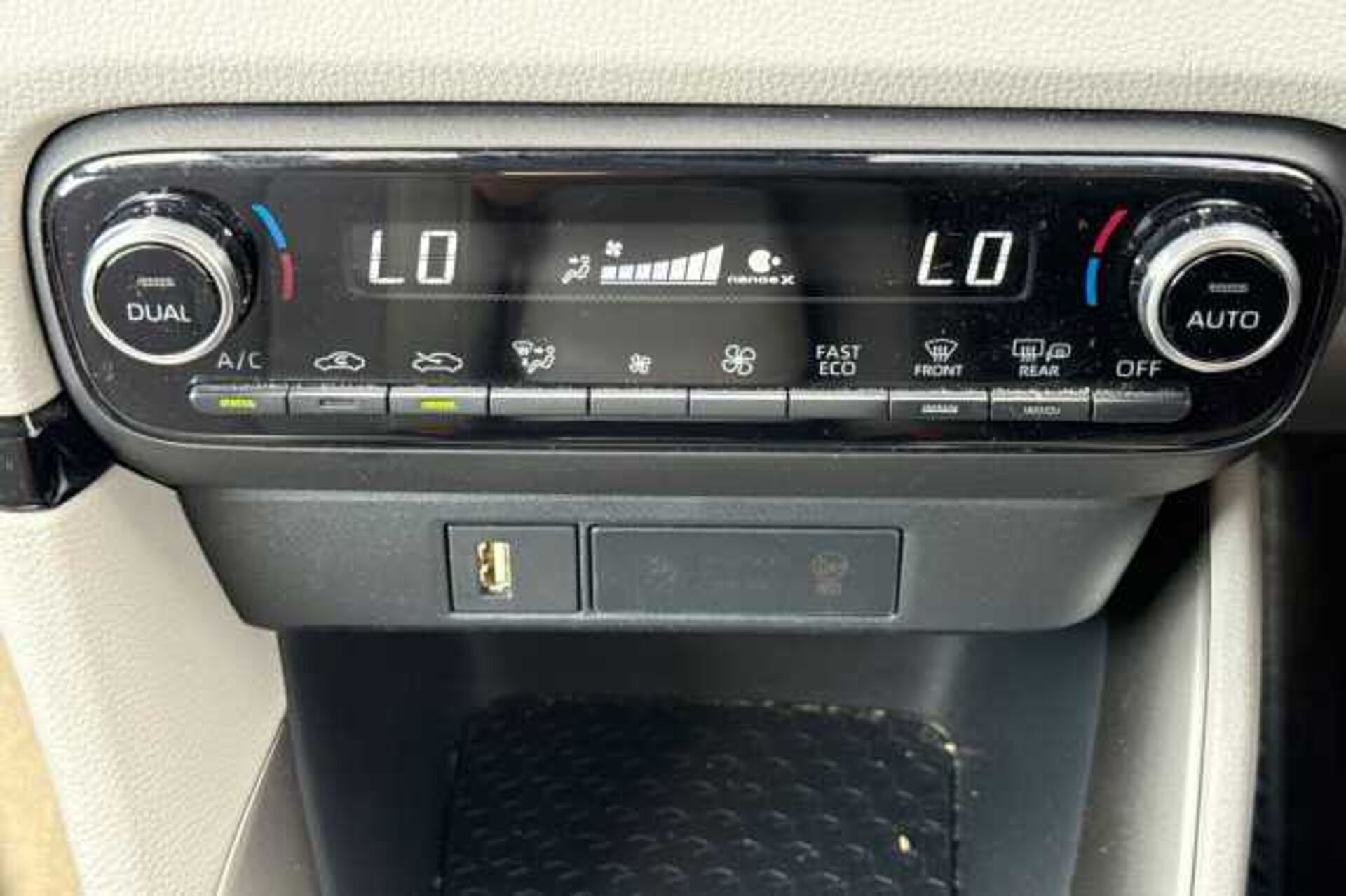 Toyota Yaris 1.5 Hybrid Excel 5dr CVT 