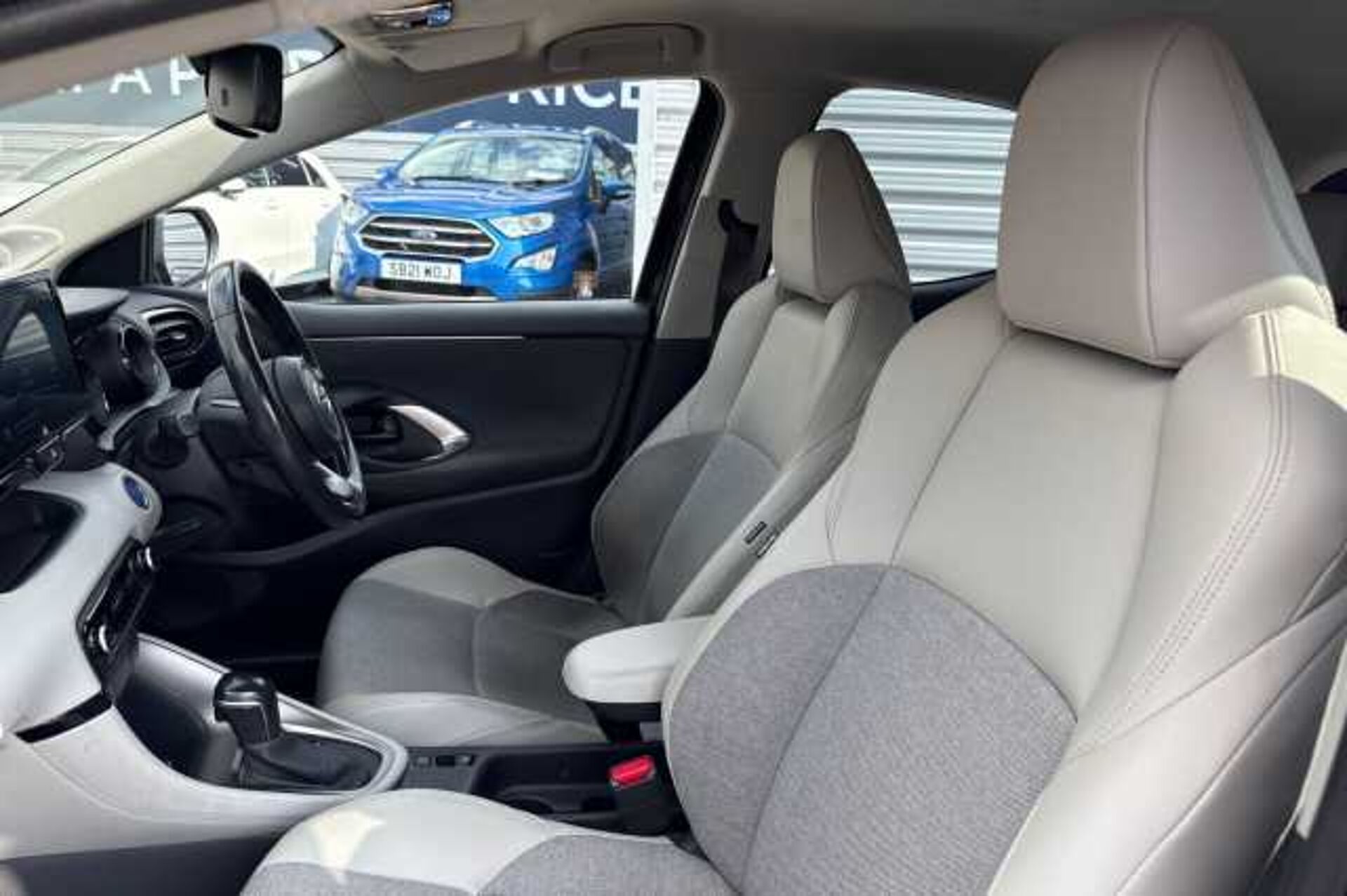 Toyota Yaris 1.5 Hybrid Excel 5dr CVT 
