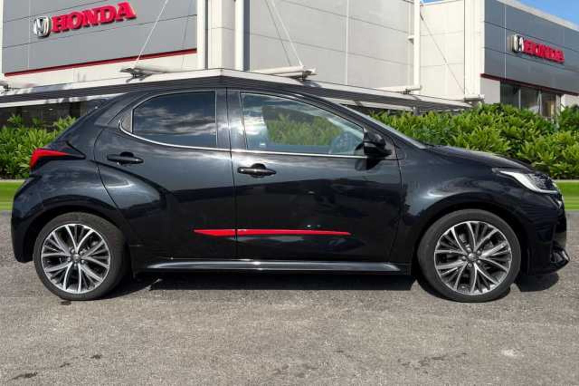 Toyota Yaris 1.5 Hybrid Excel 5dr CVT 