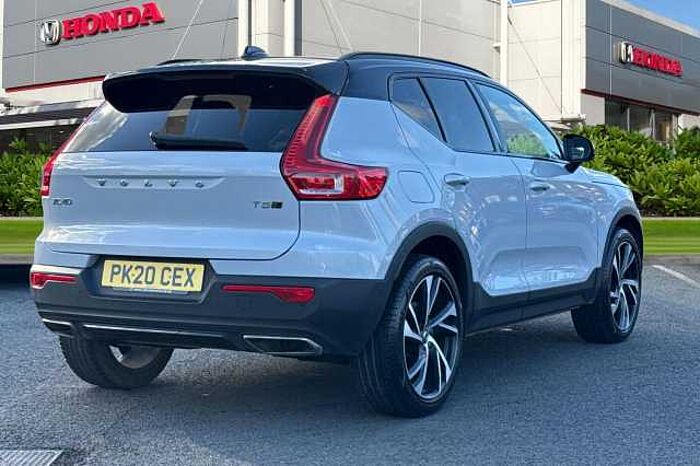 Volvo XC40 2.0 T5 R DESIGN Pro 5dr AWD Geartronic 