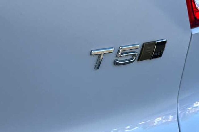 Volvo XC40 2.0 T5 R DESIGN Pro 5dr AWD Geartronic 