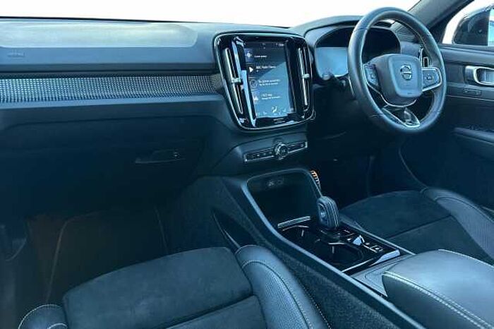 Volvo XC40 2.0 T5 R DESIGN Pro 5dr AWD Geartronic 
