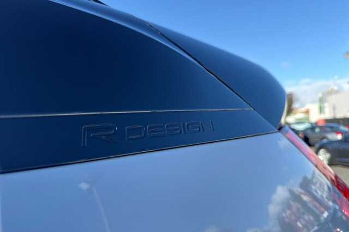 Volvo XC40 2.0 T5 R DESIGN Pro 5dr AWD Geartronic 