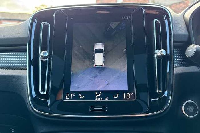 Volvo XC40 2.0 T5 R DESIGN Pro 5dr AWD Geartronic 