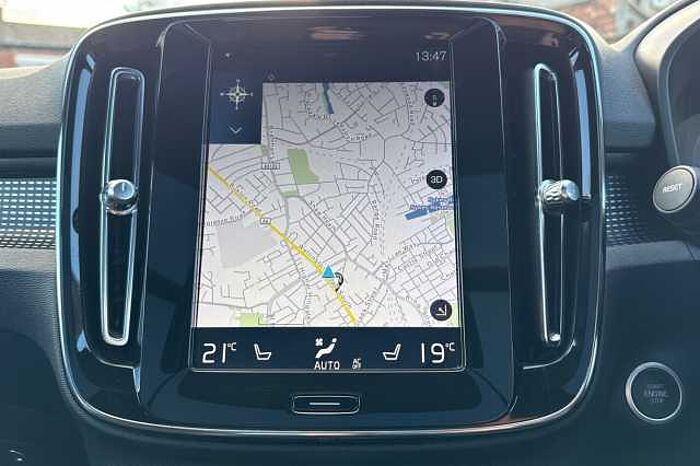 Volvo XC40 2.0 T5 R DESIGN Pro 5dr AWD Geartronic 