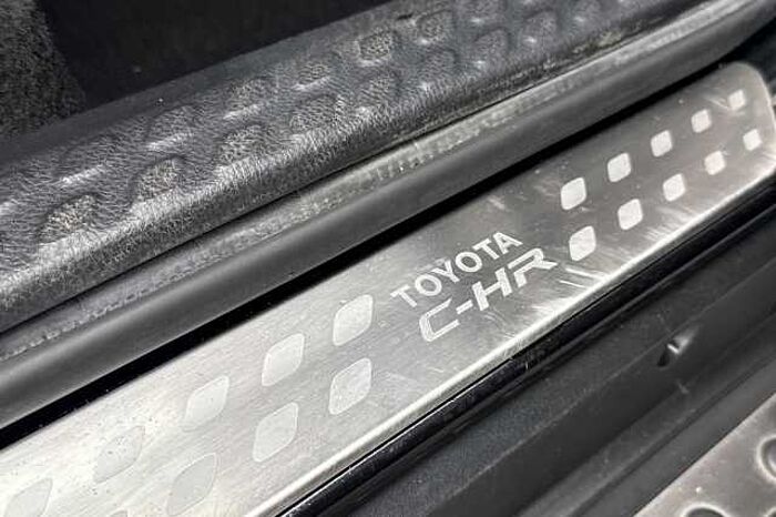 Toyota C-HR 2.0 Hybrid Design 5dr CVT 