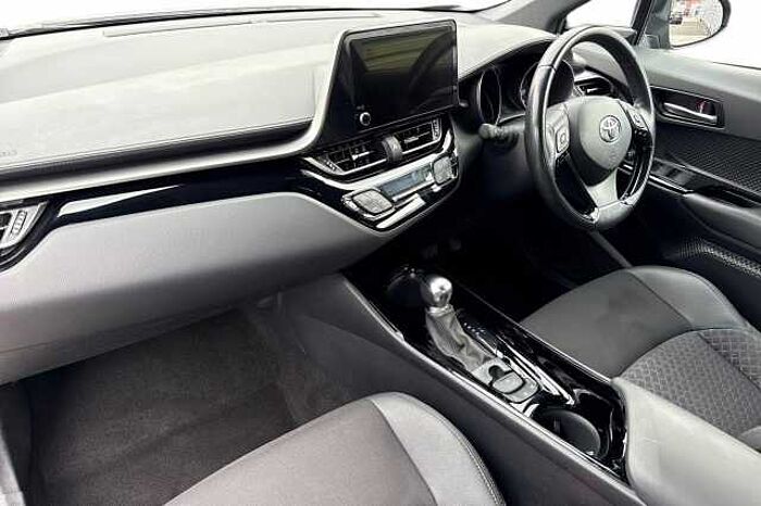 Toyota C-HR 2.0 Hybrid Design 5dr CVT 