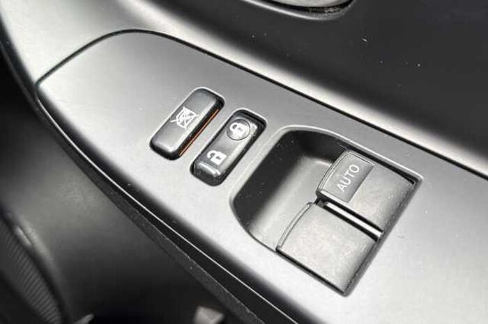 Toyota Yaris 1.5 Hybrid Icon Tech 5dr CVT 