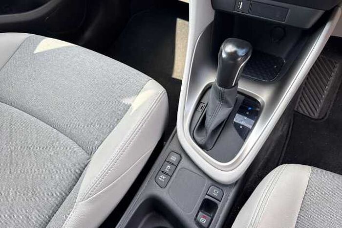 Toyota Yaris 1.5 Hybrid Excel 5dr CVT 