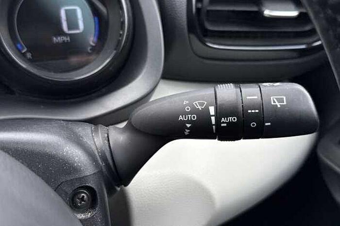 Toyota Yaris 1.5 Hybrid Excel 5dr CVT 