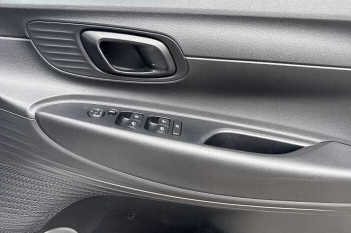 Hyundai i20 1.0T GDi 90 Black Line 5dr DCT 