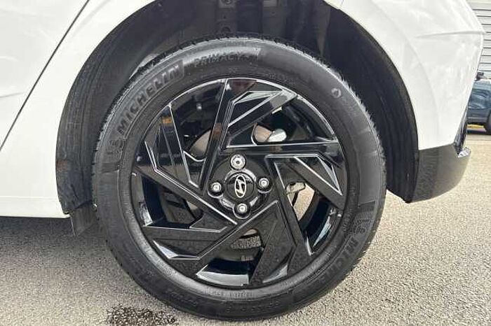 Hyundai i20 1.0T GDi 90 Black Line 5dr DCT 